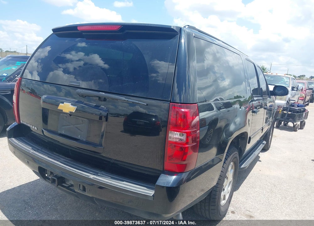 2014 CHEVROLET SUBURBAN 1500 LT VIN: 1GNSCJE09ER206927