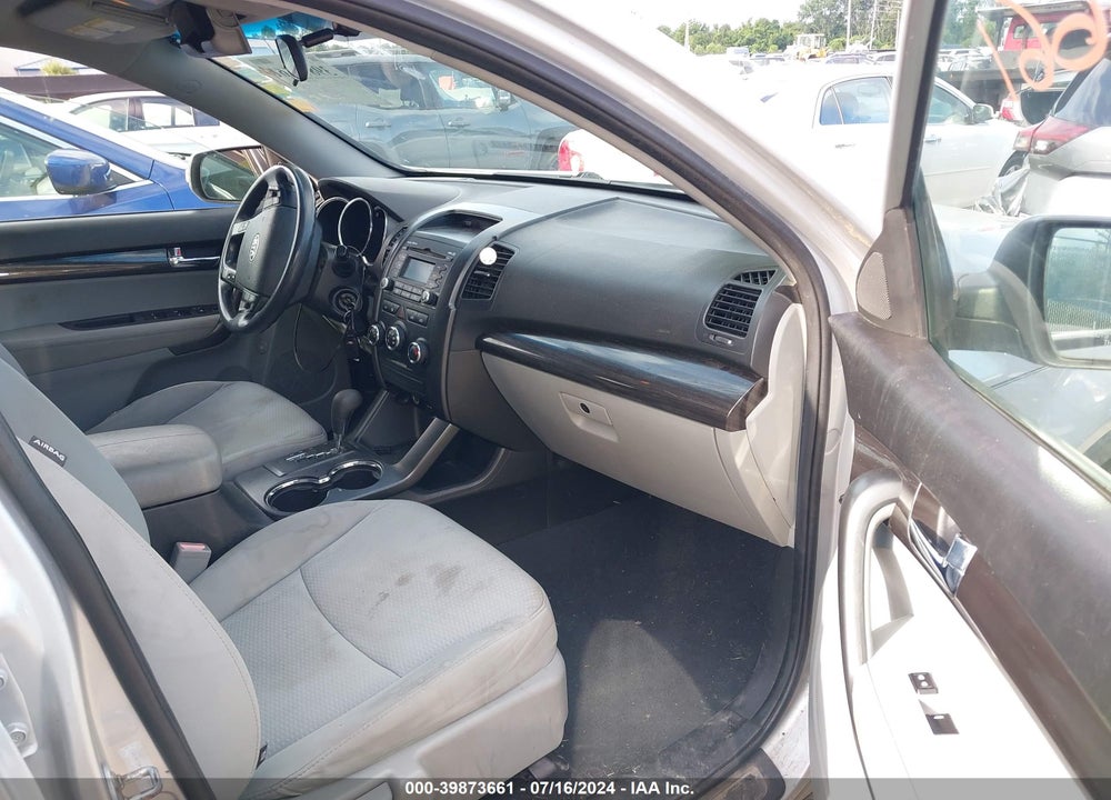 2012 KIA SORENTO LX VIN: 5XYKT3A10CG189868