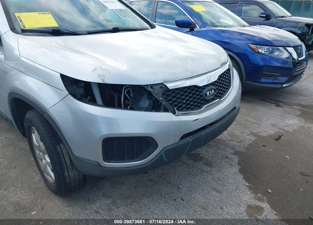 2012 KIA SORENTO LX VIN: 5XYKT3A10CG189868