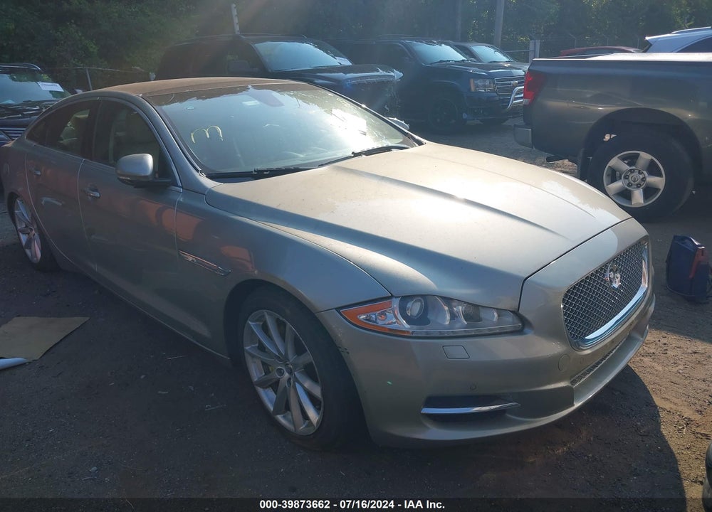 2013 JAGUAR XJ VIN: SAJWJ1CD9D8V49149