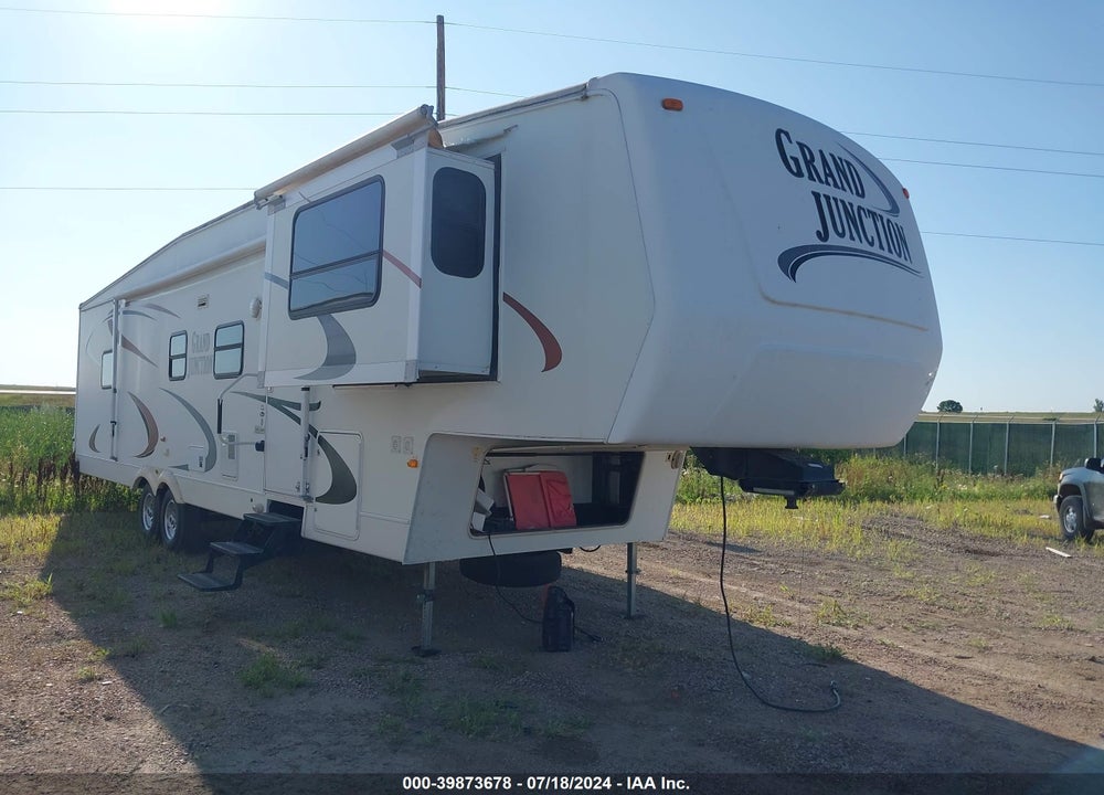 2005 GRAND JUNCTION 37QFL 5TH WHEEL VIN: 47CFCGU245P651327