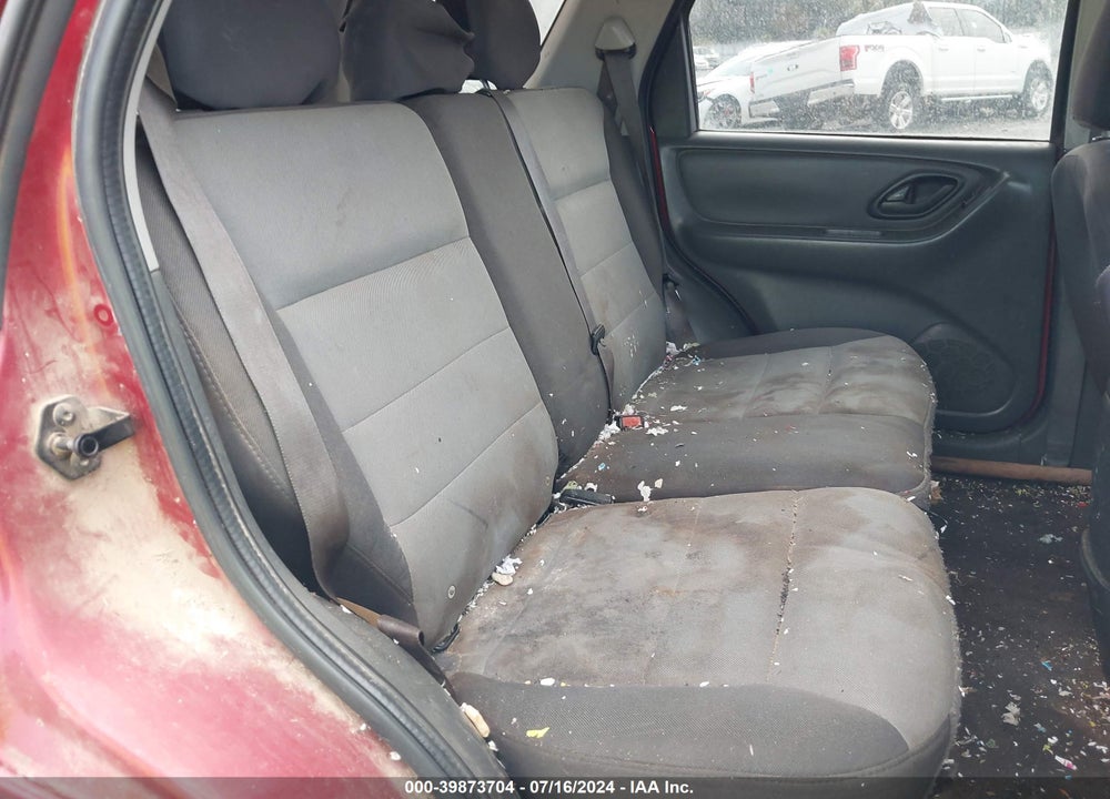 2005 FORD ESCAPE XLS VIN: 1FMYU02Z45KB07062