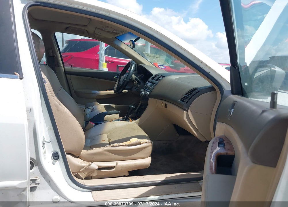2004 HONDA ACCORD VIN: JHMCM56814C004539