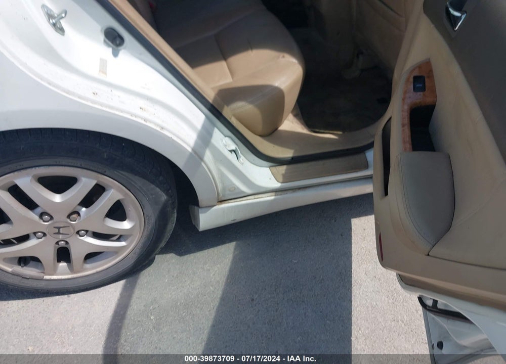 2004 HONDA ACCORD VIN: JHMCM56814C004539