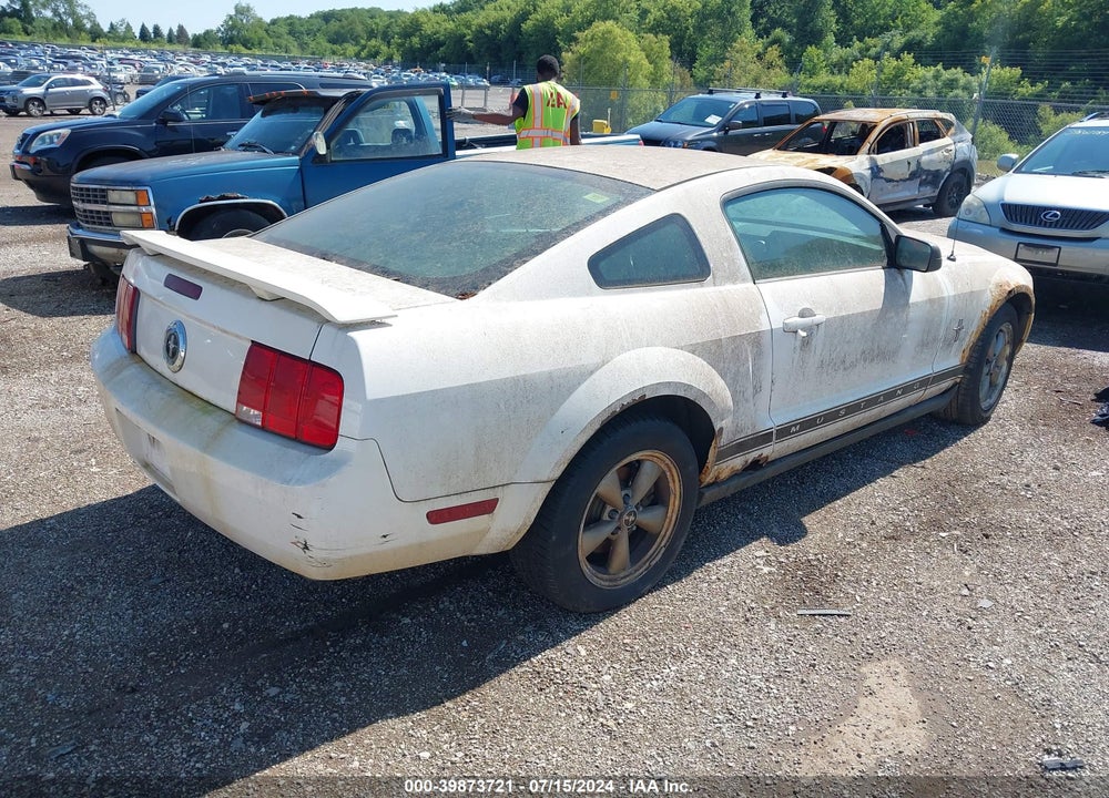 2006 FORD MUSTANG V6 VIN: 1ZVFT80N565180564