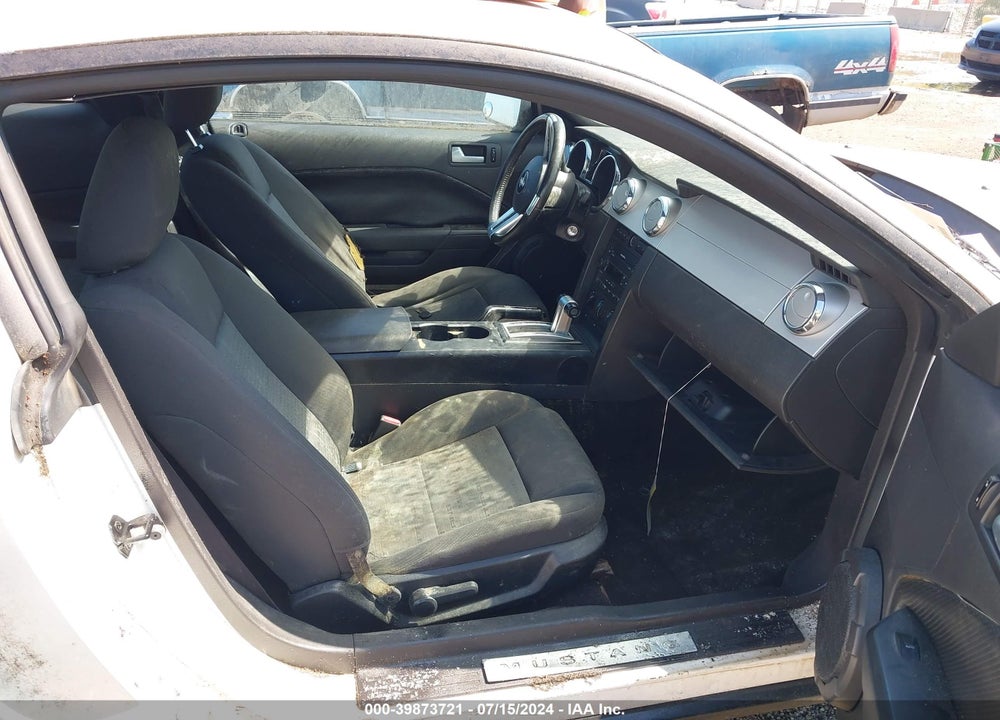 2006 FORD MUSTANG V6 VIN: 1ZVFT80N565180564