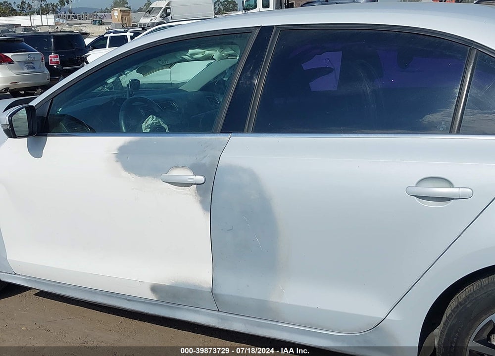 2017 VOLKSWAGEN JETTA 1.4T SE VIN: 3VWDB7AJ8HM312584