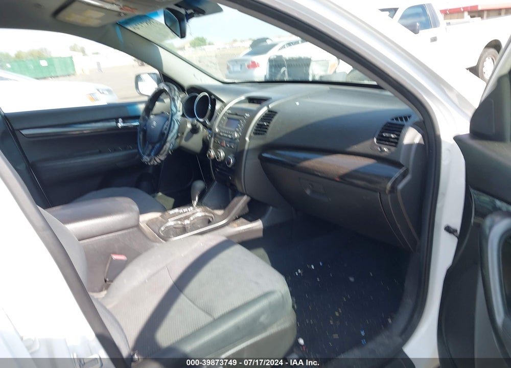 2013 KIA SORENTO LX VIN: 5XYKTDA20D0345469