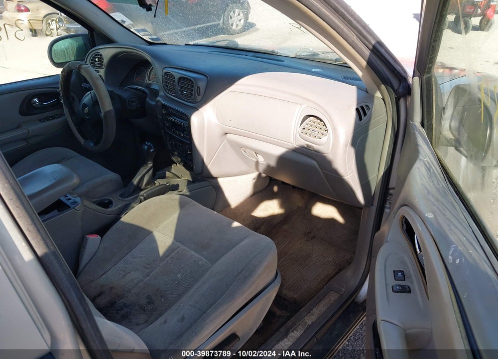 2005 CHEVROLET TRAILBLAZER EXT LS VIN: 1GNES16S156162892