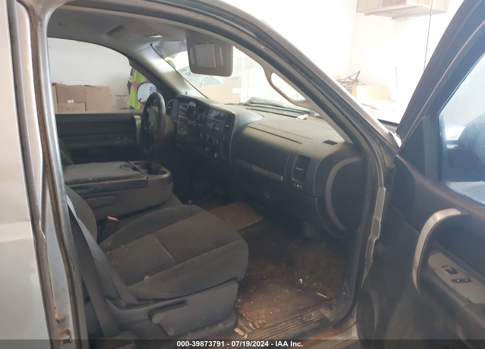 2007 CHEVROLET SILVERADO 1500 LT1 VIN: 2GCEK19C371727084