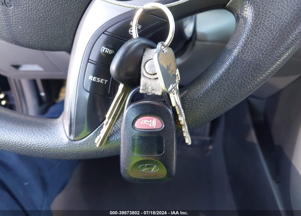 2014 HYUNDAI ELANTRA SE VIN: 5NPDH4AE8EH533249