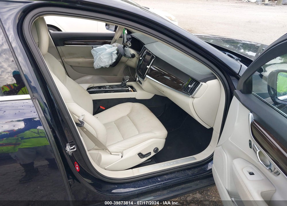 2017 VOLVO S90 T6 MOMENTUM VIN: YV1A22MK0H1004023