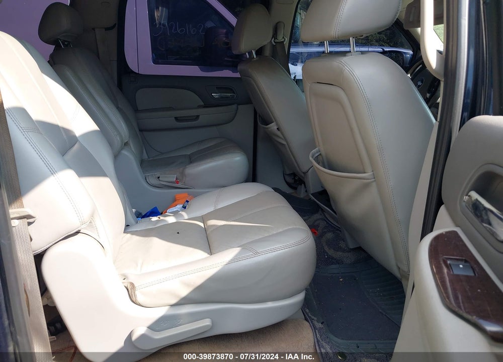 2007 CHEVROLET SUBURBAN 1500 LT VIN: 3GNFK16357G197238