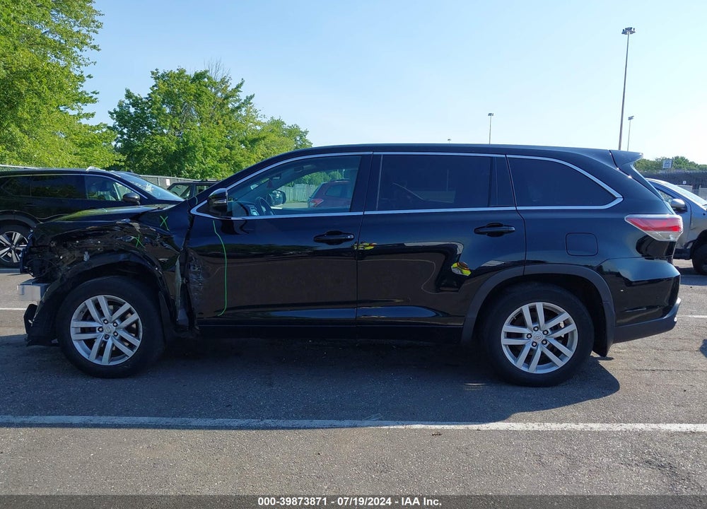 2015 TOYOTA HIGHLANDER LE V6 VIN: 5TDBKRFH1FS139533
