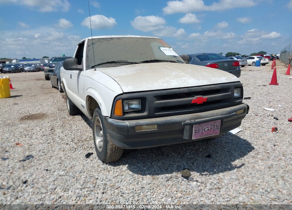 1996 CHEVROLET S TRUCK S10 VIN: 1GCCS14X8TK139757
