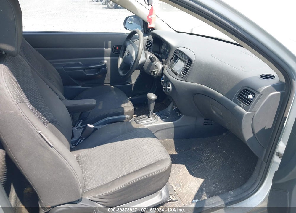 2010 HYUNDAI ACCENT VIN: KMHCM3AC6AU184815