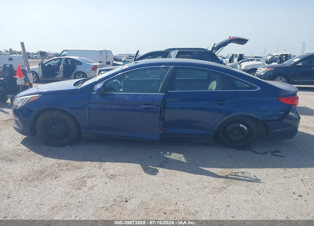 2015 HYUNDAI SONATA SE VIN: 5NPE24AF6FH156856