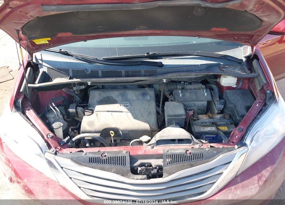 2014 TOYOTA SIENNA XLE V6 8 PASSENGER VIN: 5TDYK3DC3ES423145