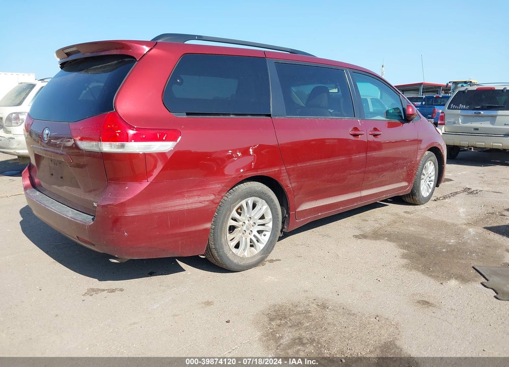 2014 TOYOTA SIENNA XLE V6 8 PASSENGER VIN: 5TDYK3DC3ES423145