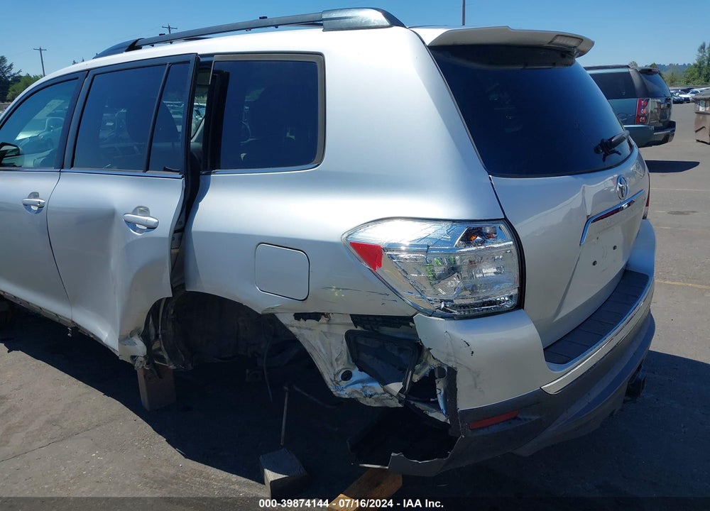 2013 TOYOTA HIGHLANDER VIN: 5TDBK3EH3DS247227