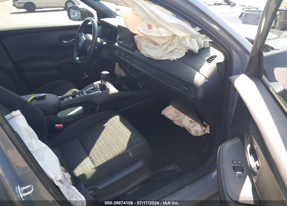 2024 HONDA HR-V 2WD SPORT/2WD SPORT W/O BSI VIN: 3CZRZ1H54RM720621