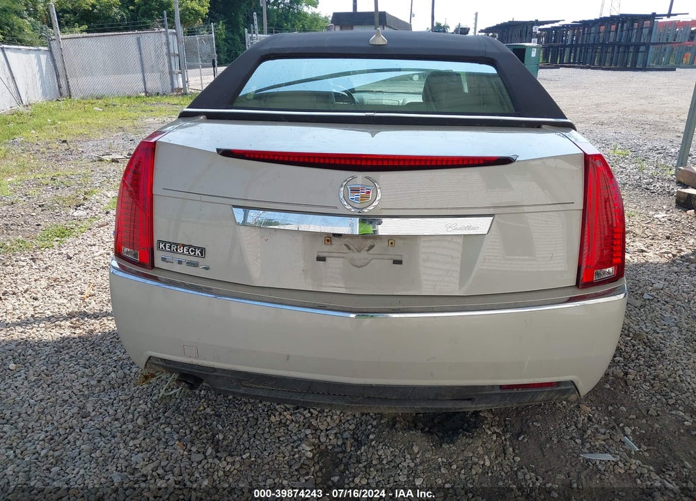 2011 CADILLAC CTS LUXURY VIN: 1G6DG5EY5B0122481