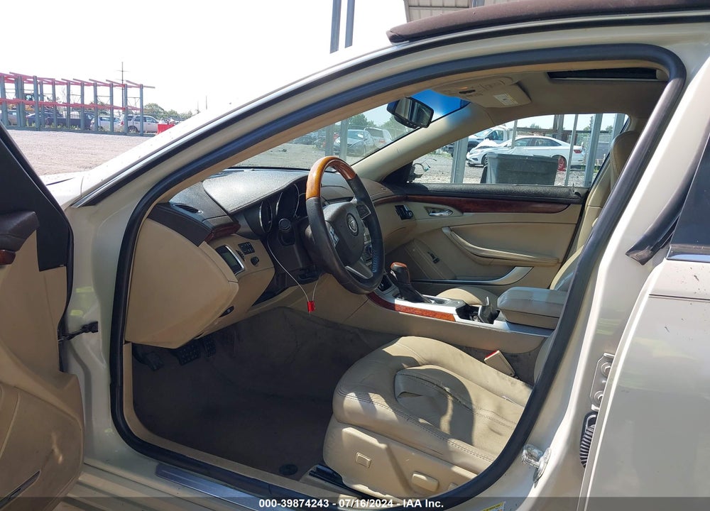 2011 CADILLAC CTS LUXURY VIN: 1G6DG5EY5B0122481