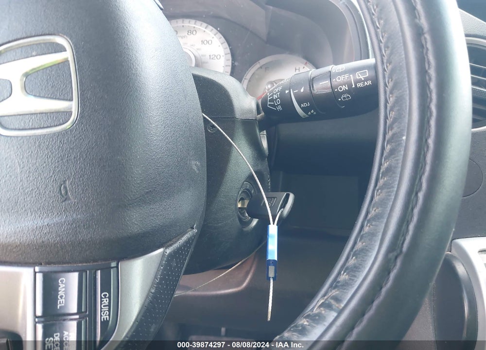 2011 HONDA PILOT EX-L VIN: 5FNYF3H55BB031266