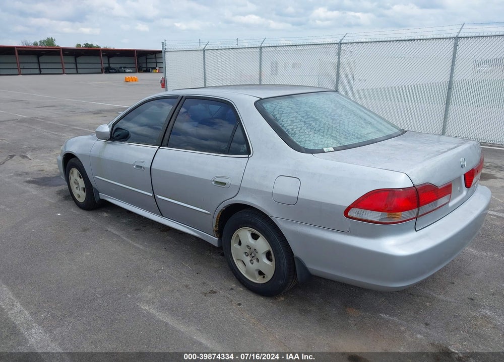 2001 HONDA ACCORD 3.0 EX VIN: 1HGCG16501A073917