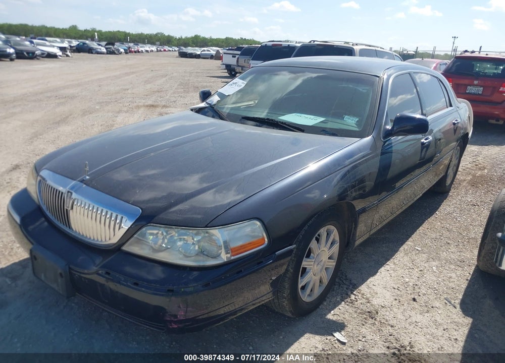 2010 LINCOLN TOWN CAR SIGNATURE LIMITED VIN: 2LNBL8CV5AX623828