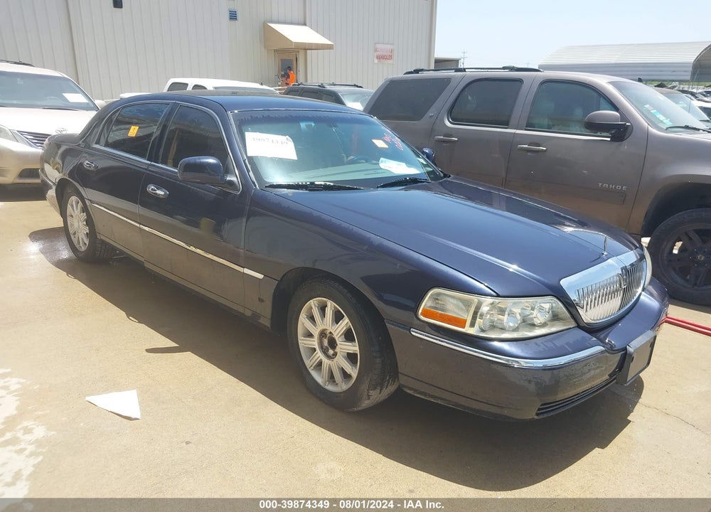 2010 LINCOLN TOWN CAR SIGNATURE LIMITED VIN: 2LNBL8CV5AX623828