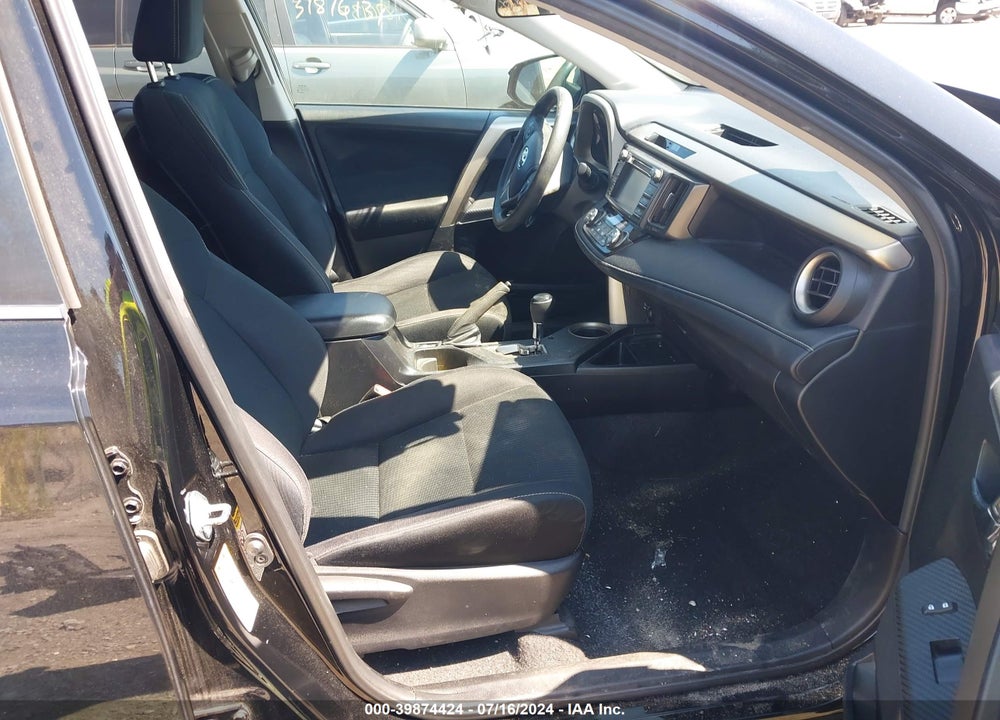 2015 TOYOTA RAV4 XLE VIN: 2T3RFREV6FW321107