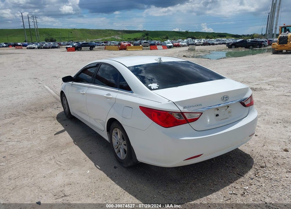 2013 HYUNDAI SONATA GLS VIN: 5NPEB4AC2DH681478