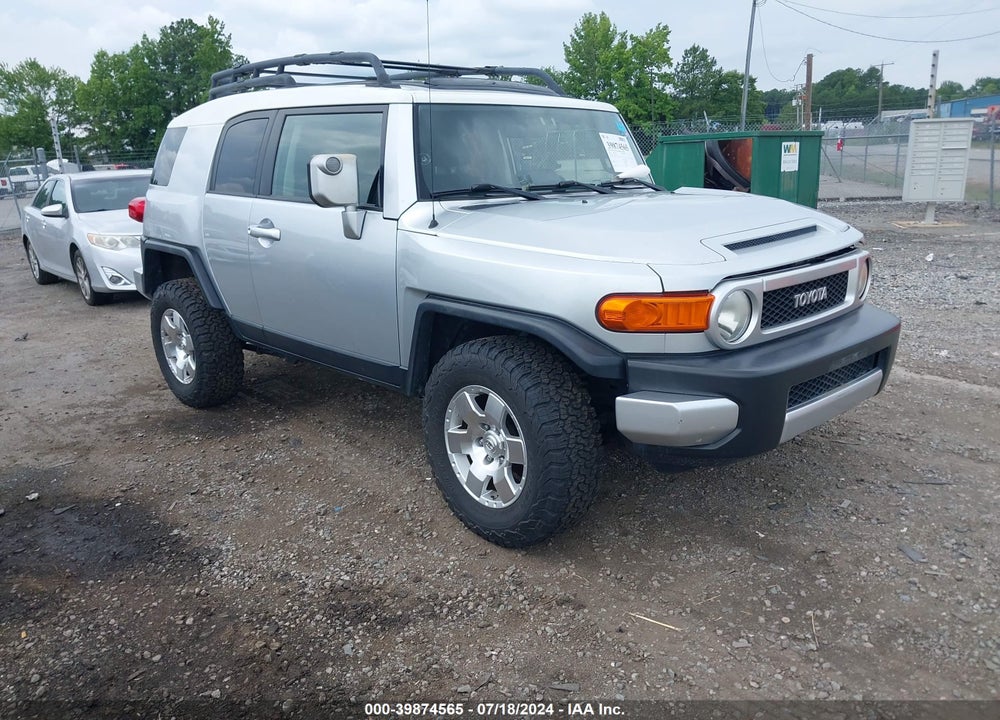 2008 TOYOTA FJ CRUISER VIN: JTEBU11F38K033270