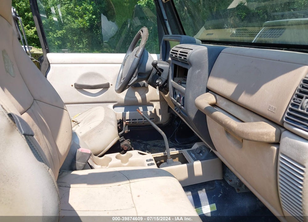 2000 JEEP WRANGLER SAHARA VIN: 1J4FA59S6YP745650