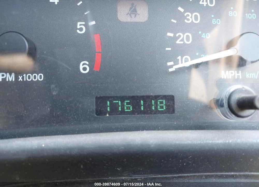 2000 JEEP WRANGLER SAHARA VIN: 1J4FA59S6YP745650