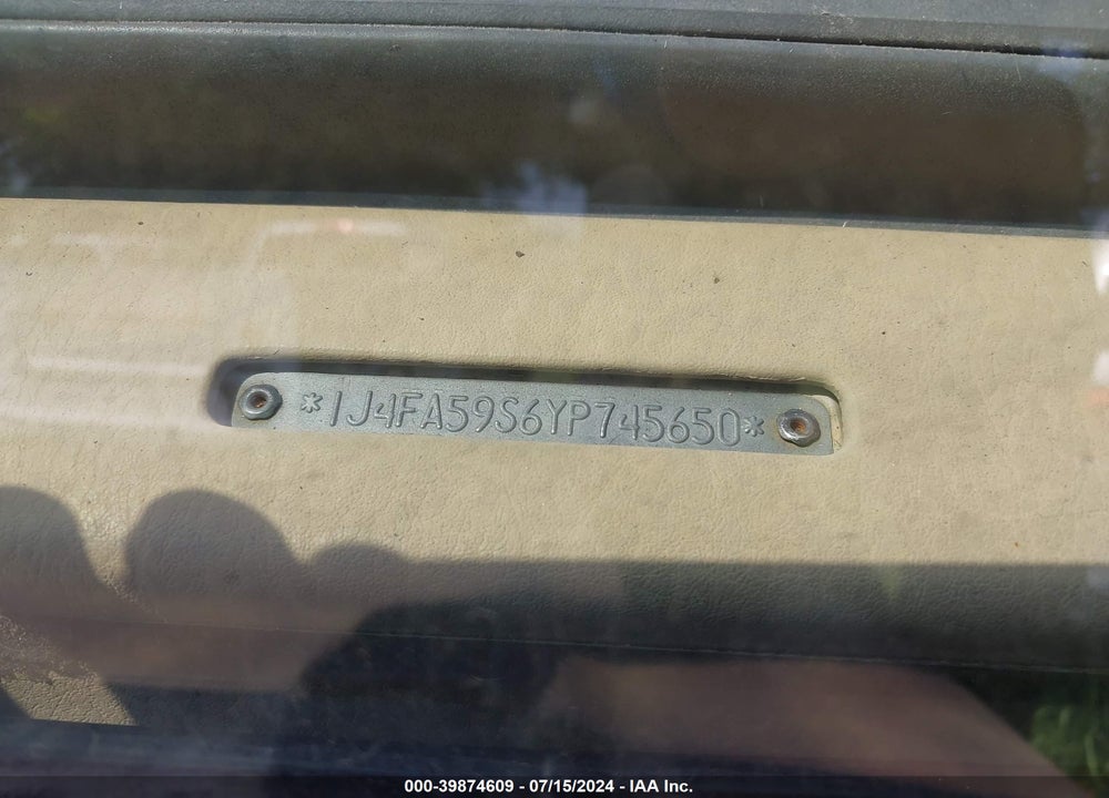 2000 JEEP WRANGLER SAHARA VIN: 1J4FA59S6YP745650