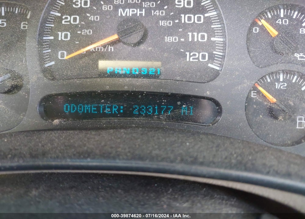 2003 CHEVROLET SUBURBAN 1500 LT VIN: 1GNFK16ZX3J199533