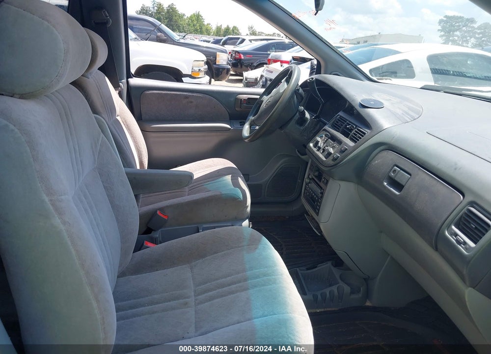 2000 TOYOTA SIENNA LE VIN: 4T3ZF13C9YU299058
