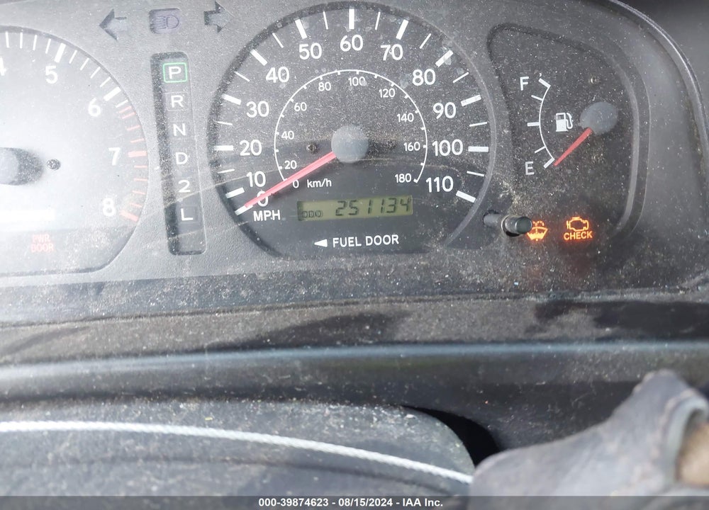 2000 TOYOTA SIENNA LE VIN: 4T3ZF13C9YU299058