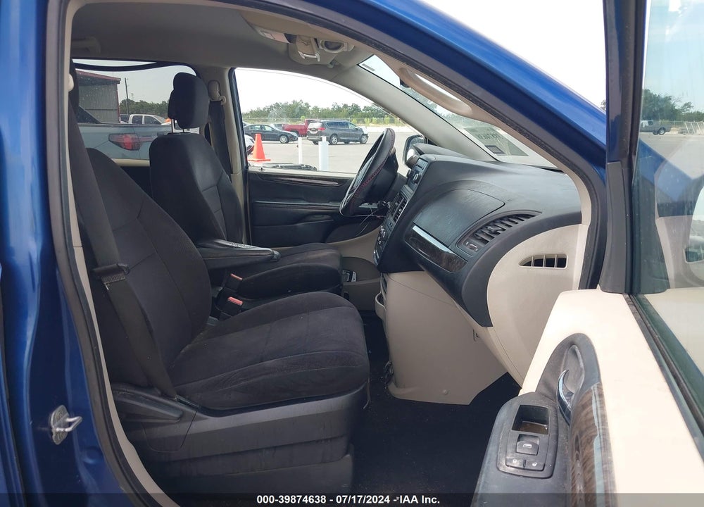 2011 DODGE GRAND CARAVAN VIN: 2D4RN4DG3BR700372