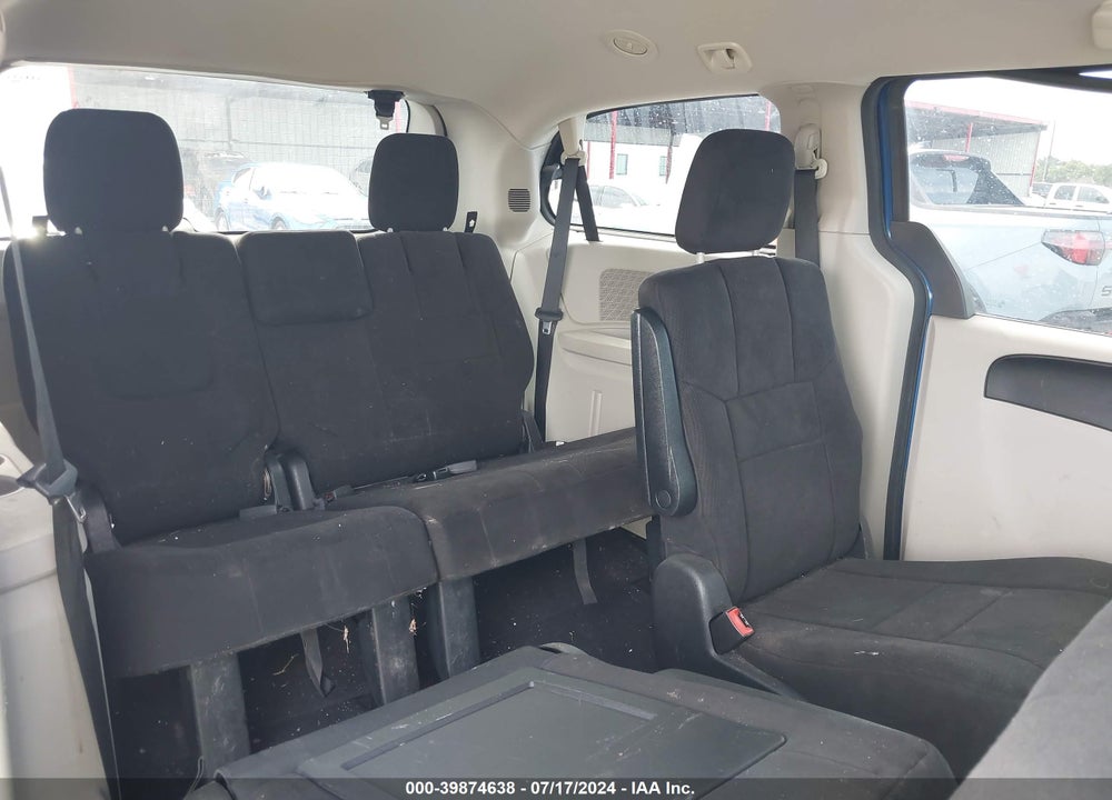2011 DODGE GRAND CARAVAN VIN: 2D4RN4DG3BR700372