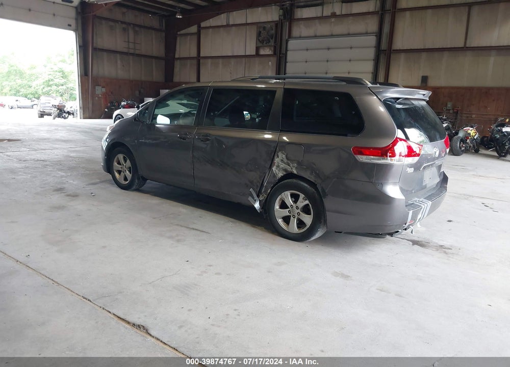 2014 TOYOTA SIENNA LE V6 8 PASSENGER VIN: 5TDKK3DC8ES462237