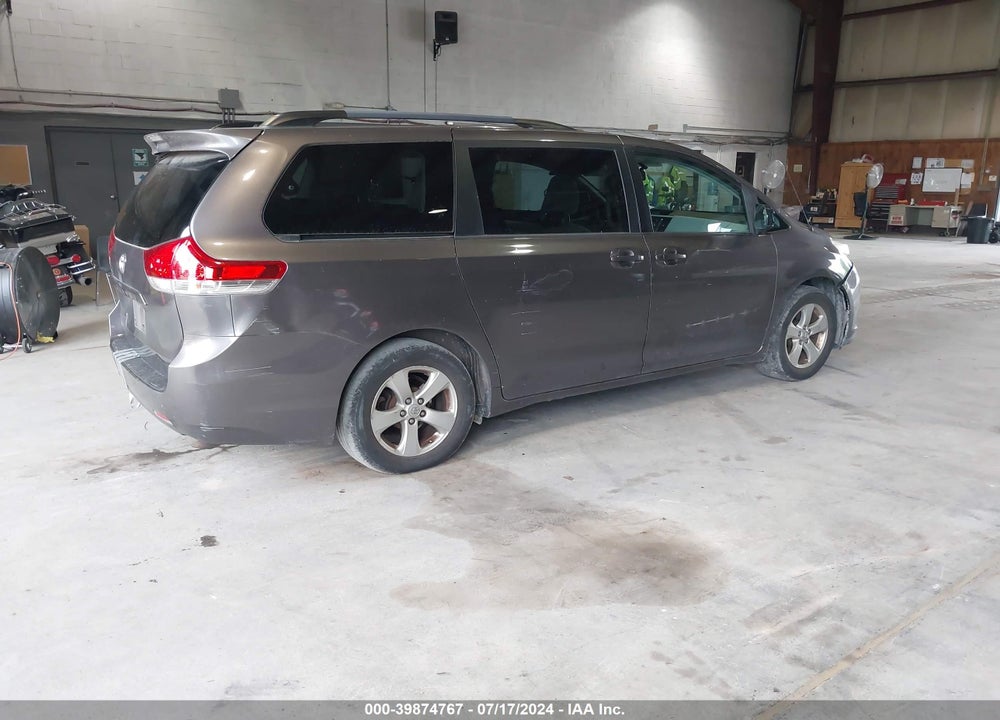 2014 TOYOTA SIENNA LE V6 8 PASSENGER VIN: 5TDKK3DC8ES462237