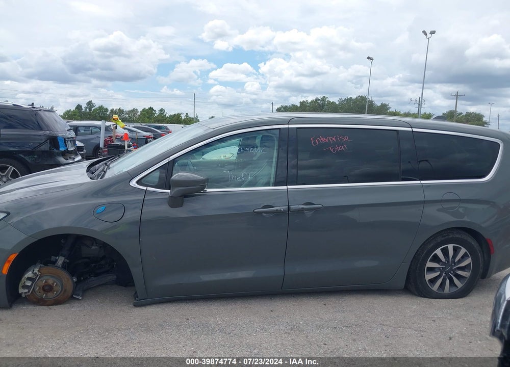 2022 CHRYSLER PACIFICA HYBRID TOURING L VIN: 2C4RC1L70NR121041