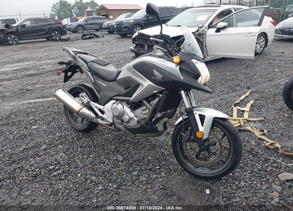 2012 HONDA NC700X VIN: JH2RC635XCK001150