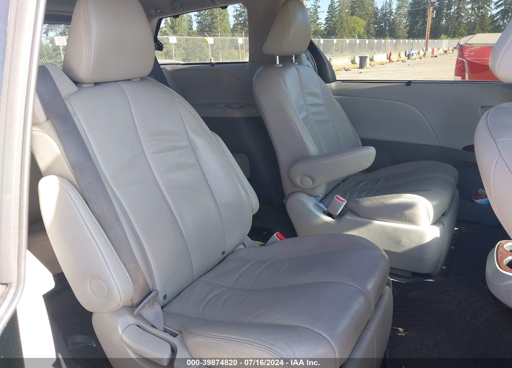2013 TOYOTA SIENNA XLE 7 PASSENGER VIN: 5TDDK3DC1DS059921