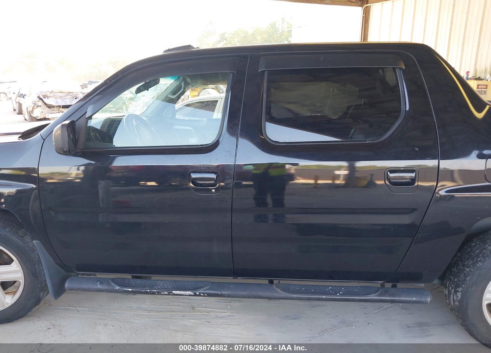 2011 HONDA RIDGELINE RTL VIN: 5FPYK1F56BB002546
