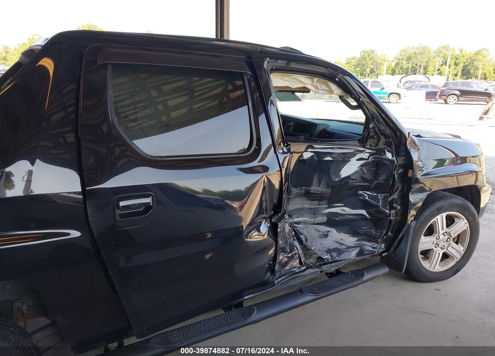 2011 HONDA RIDGELINE RTL VIN: 5FPYK1F56BB002546