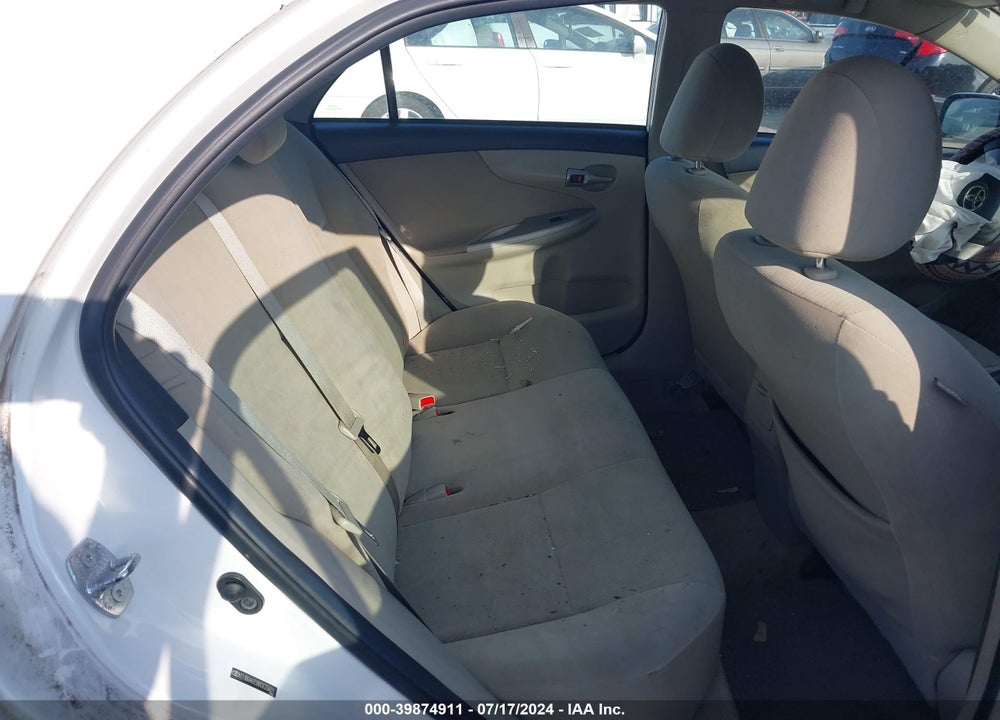 2011 TOYOTA COROLLA LE VIN: 2T1BU4EE8BC635601